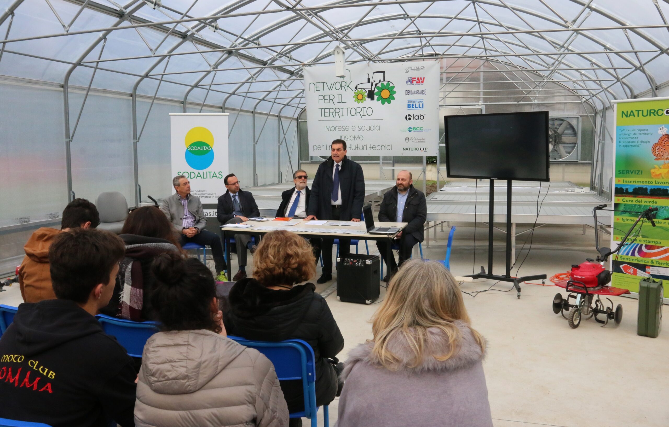 un-network-per-il-territorio-a-somma-lombardo-va-scuola-e-imprese-insieme-per-i-futuri-tecnici-del-verde