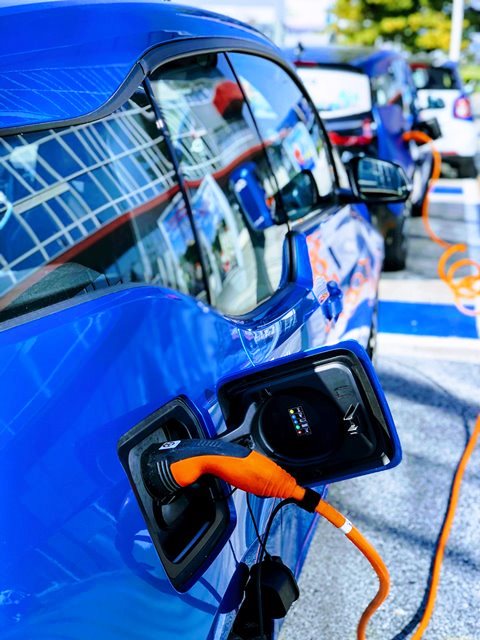 auto-ibride-ed-elettriche-nel-2019-oltre-il-140-di-interesse-rispetto-al-2018