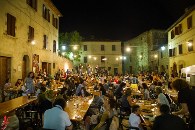 altraterra-torna-il-festival-dedicato-alla-musica-popolare-e-al-cibo-a-“chilometro-vero”