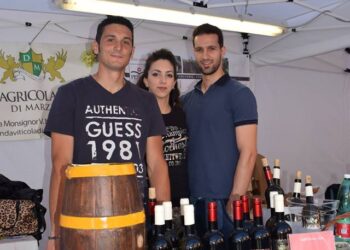 i-castelli-romani-brindano-alla-quinta-edizione-di-borgo-divino