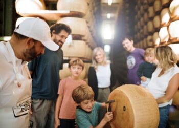 caseifici-aperti-per-scoprire-i-segreti-del-parmigiano-reggiano-dop