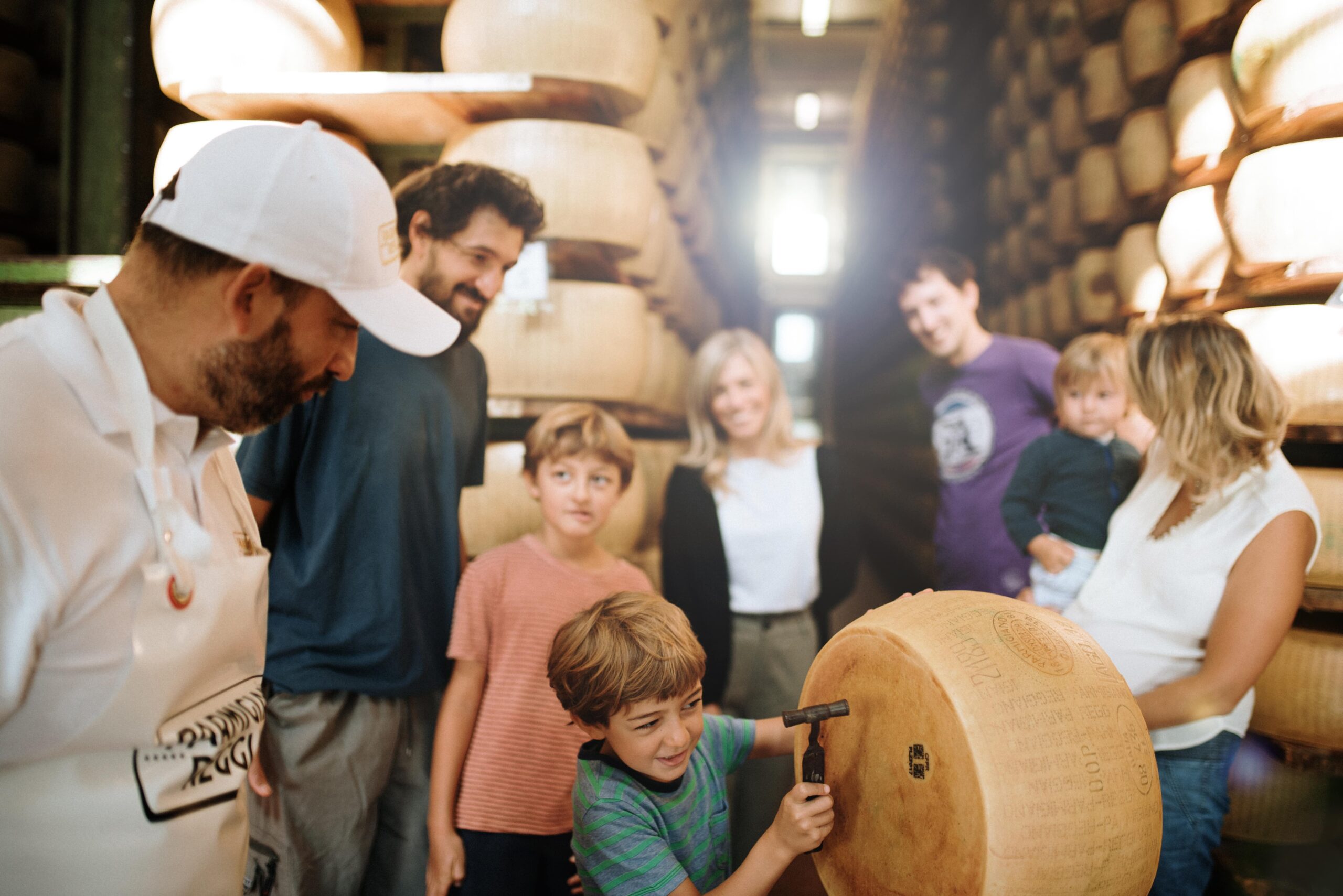 caseifici-aperti-per-scoprire-i-segreti-del-parmigiano-reggiano-dop