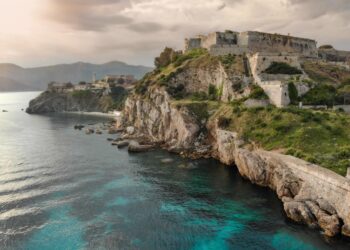 si-accende-il-natale-allisola-delba