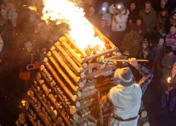 abbadia-san-salvatore-(si)-il-natale-e-fatto-di-fuoco