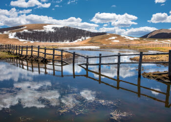 con-le-ciaspole-in-umbria-alla-scoperta-del-paesaggio-coperto-di-neve