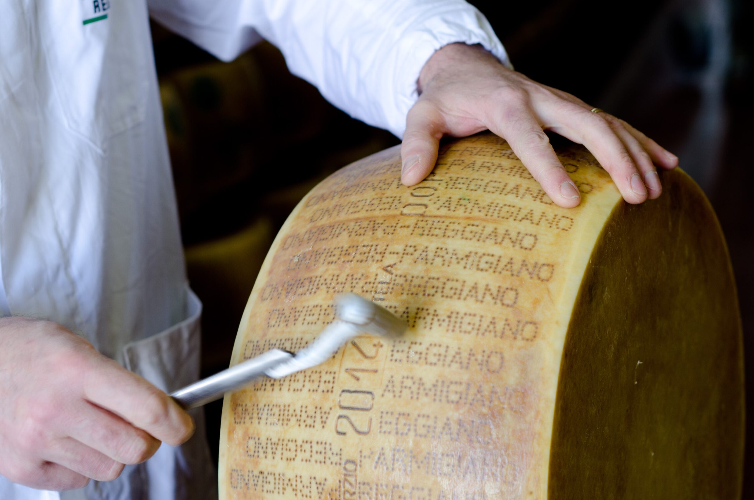 caseifici-aperti-alla-scoperta-del-parmigiano-reggiano-dop