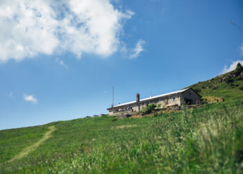 il-progetto-vivi-davanti-per-riattivare-malga-davanti-sul-monte-novegno