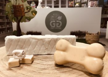 turoon-bau-alla-festa-del-torrone-arriva-il-torrone-per-cani