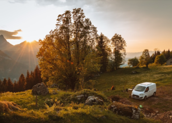 autunno-a-bordo-camper-itinerari-suggestivi-tra-foliage-vigneti-e-degustazioni