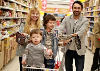 la-spesa-ai-tempi-dellinflazione-si-cerca-convenienza-e-italianita-negli-acquisti