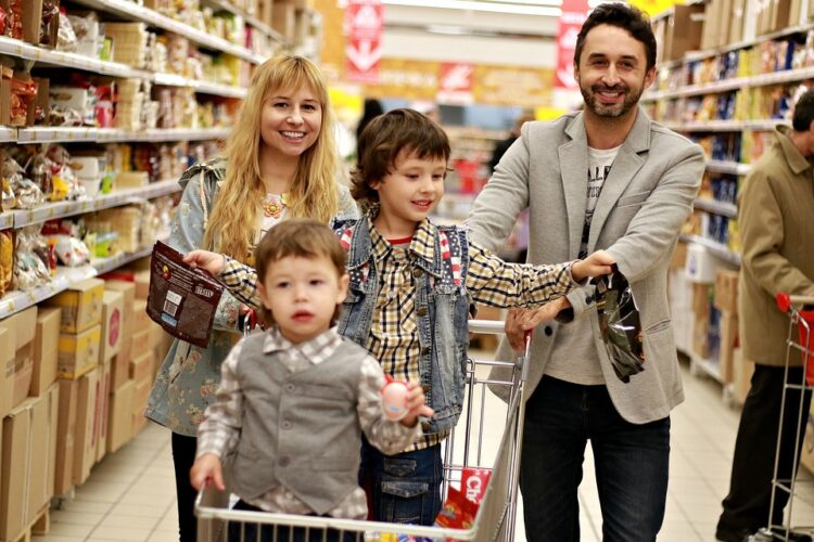 la-spesa-ai-tempi-dellinflazione-si-cerca-convenienza-e-italianita-negli-acquisti