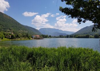 i-laghi-aumentati-artisti-a-revine-lago