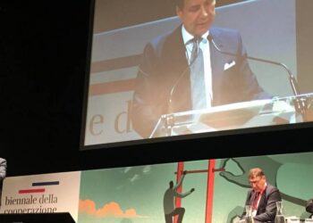 la-mela-nellarte--al-sociale-di-trento-evento-con-philippe-daverio