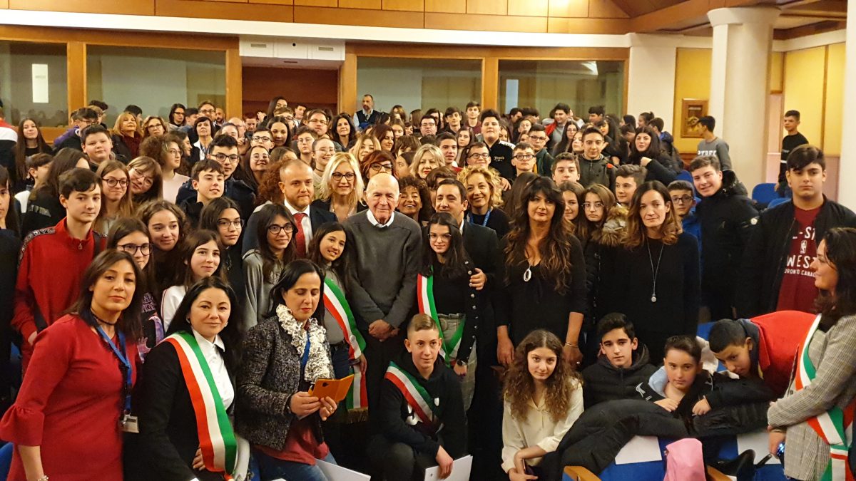 consiglio-lazio-presentato-noi-testimoni-viaggio-della-memoria-degli-studenti-ad-auschwitz