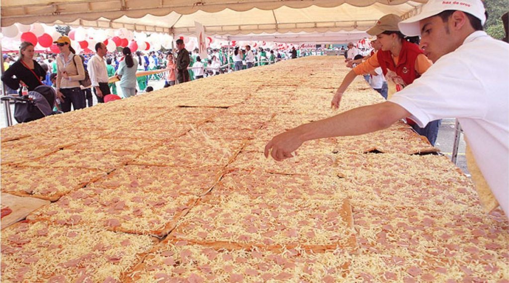 ad-expo-la-pizza-piu-lunga-del-mondo