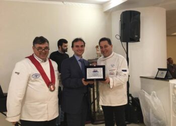 a-luigi-cerciello-renna-agriethos-il-premio-nazionale-vesuvio-nel-cuore-come-personaggio-del-sud